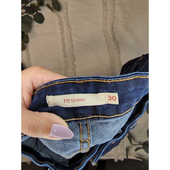 Levi's 711 Slim Jeans in Dark Blue - Picture 2 of 6